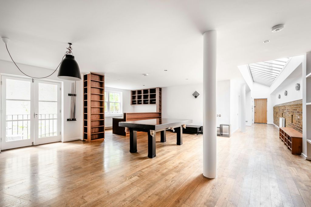 Property photo 1 of 27 Woodseer St 28 F3 - 17.Jpg