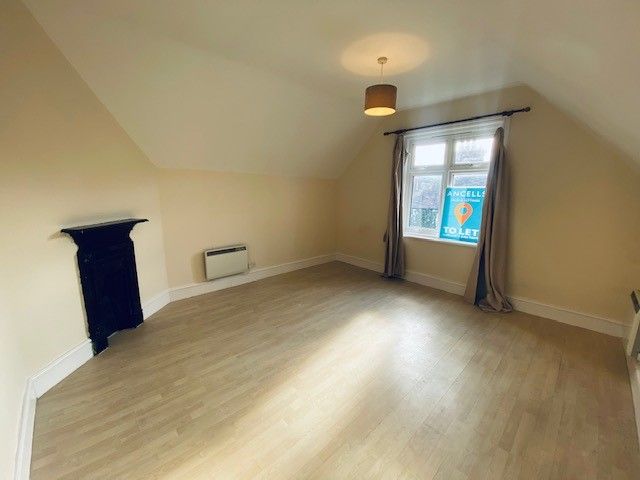 Property photo 2 of 8 Studio Room