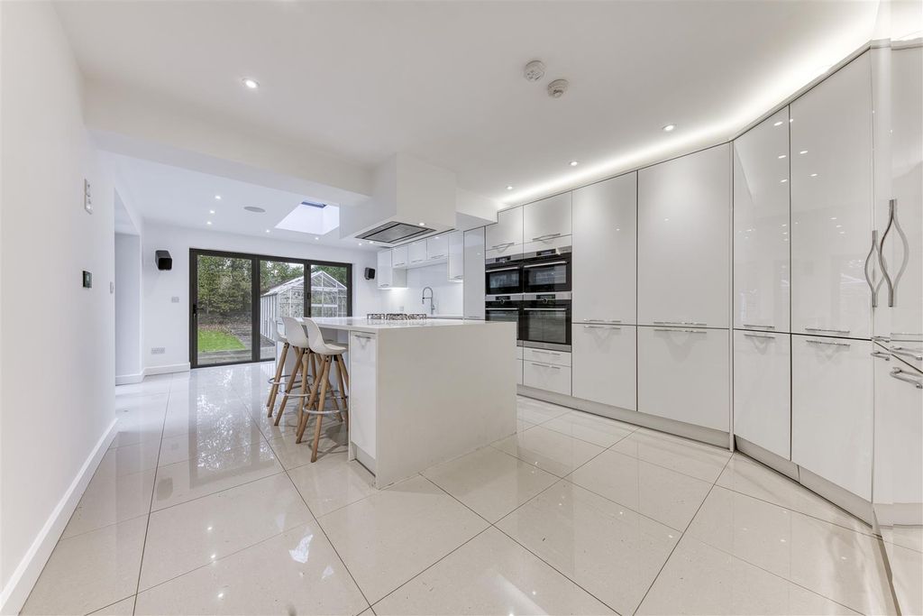 Property photo 2 of 27 Kitchen