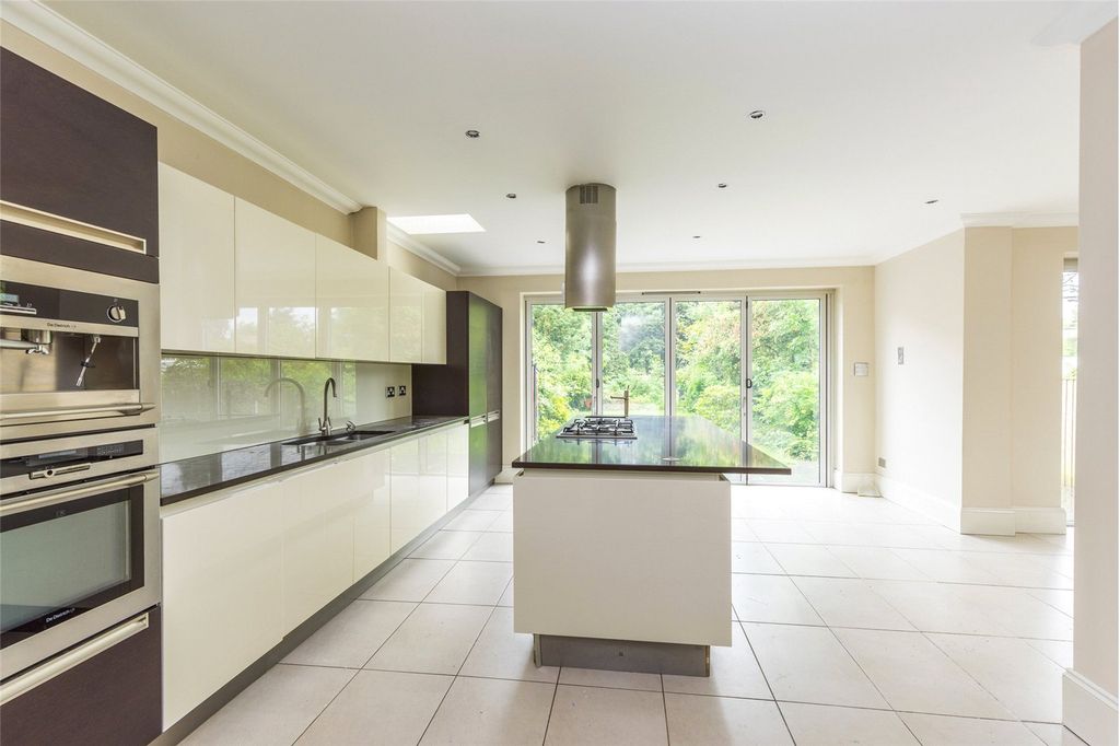 Property photo 3 of 17 Picture No. 04