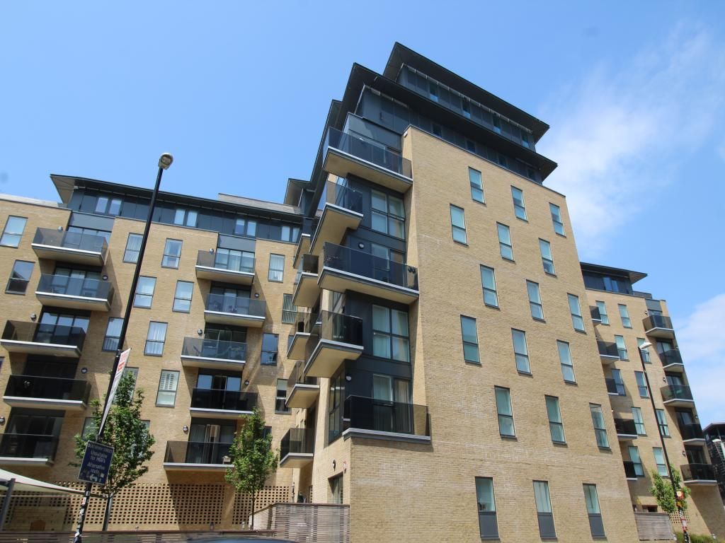 Property photo 1 of 8 Fleet Street