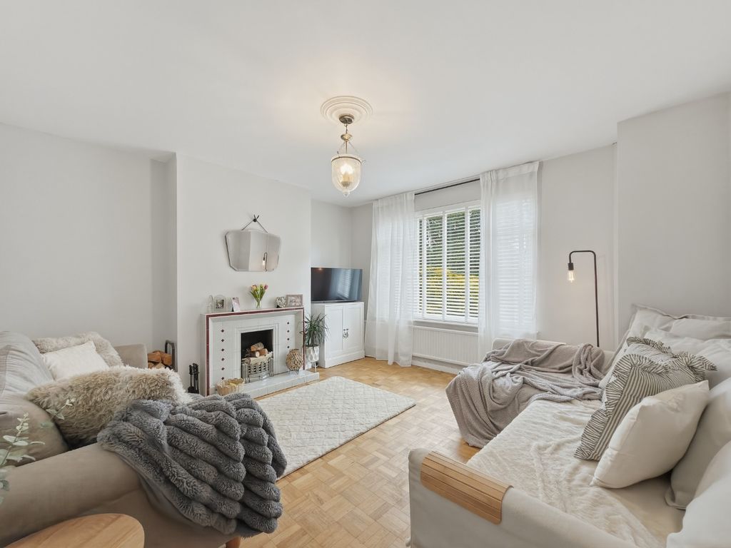 Property photo 2 of 25 4915455