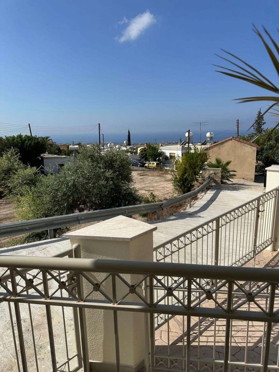 Property photo 3 of 23