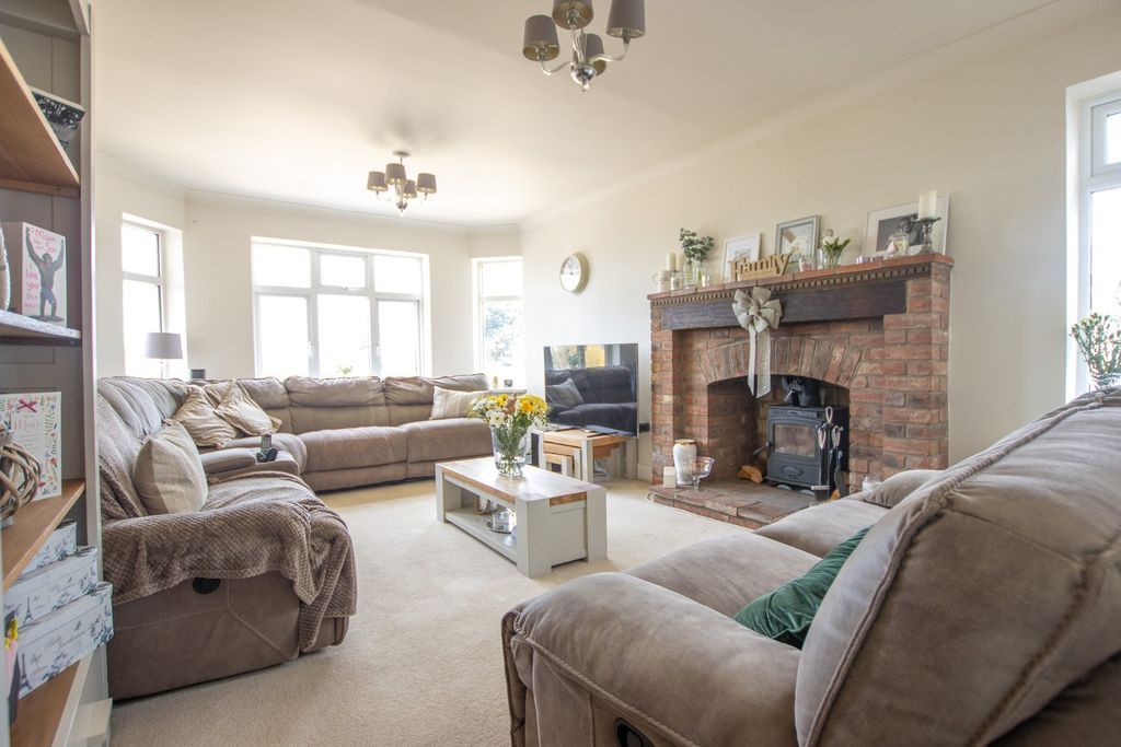 Property photo 3 of 33 3185805
