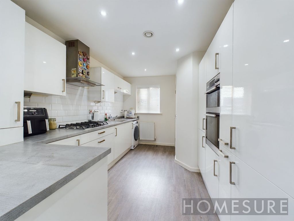 Property photo 2 of 30