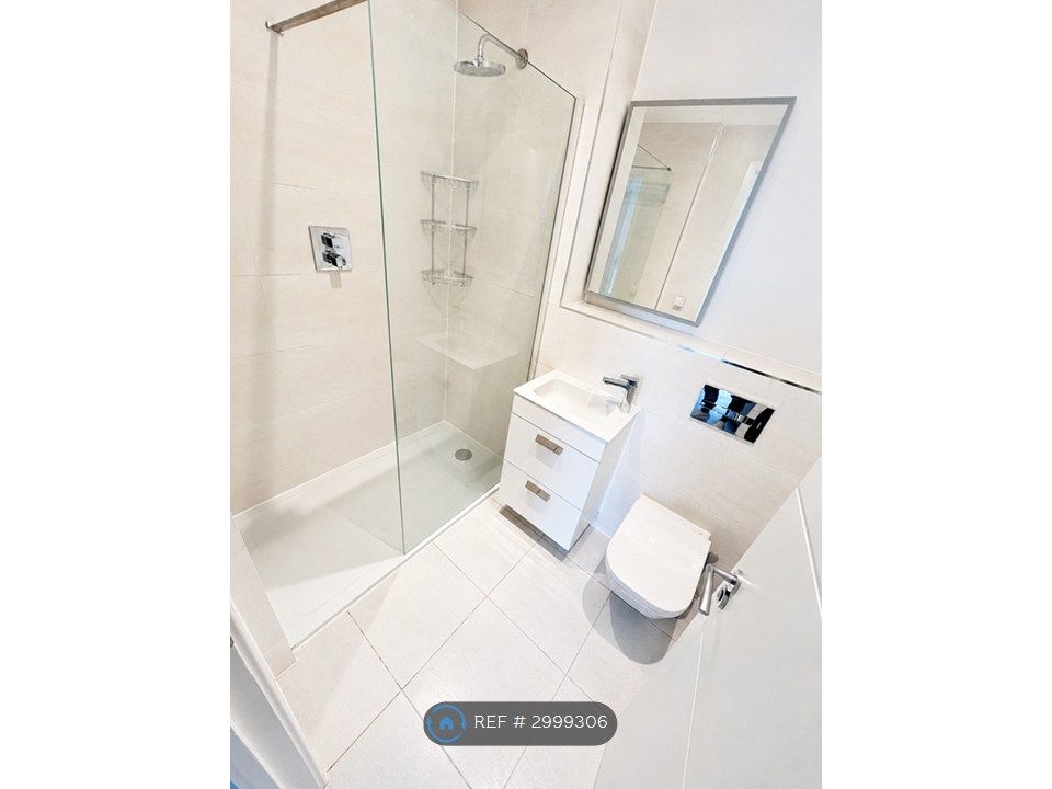 Property photo 3 of 6 Ensuite