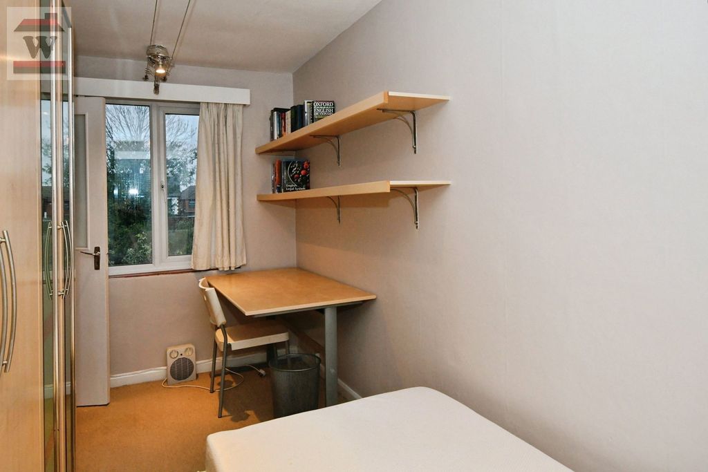 Property photo 2 of 5