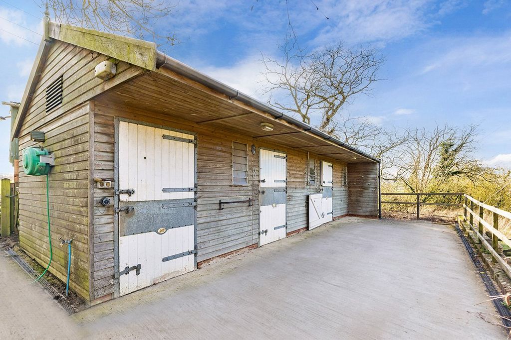 Property photo 2 of 16 Picture No. 22