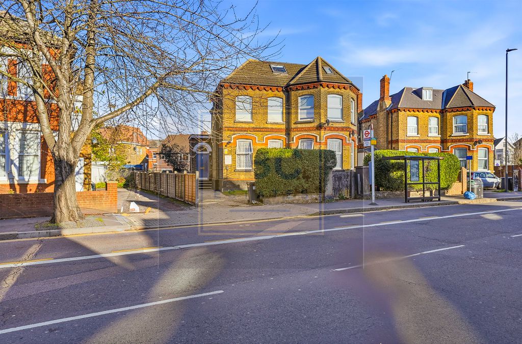 Property photo 3 of 30