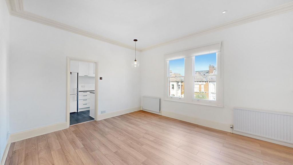 Property photo 3 of 15 Photo 2