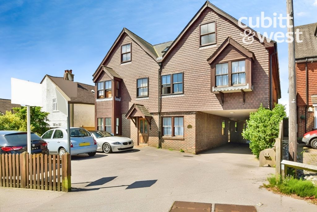 Property photo 1 of 12 External