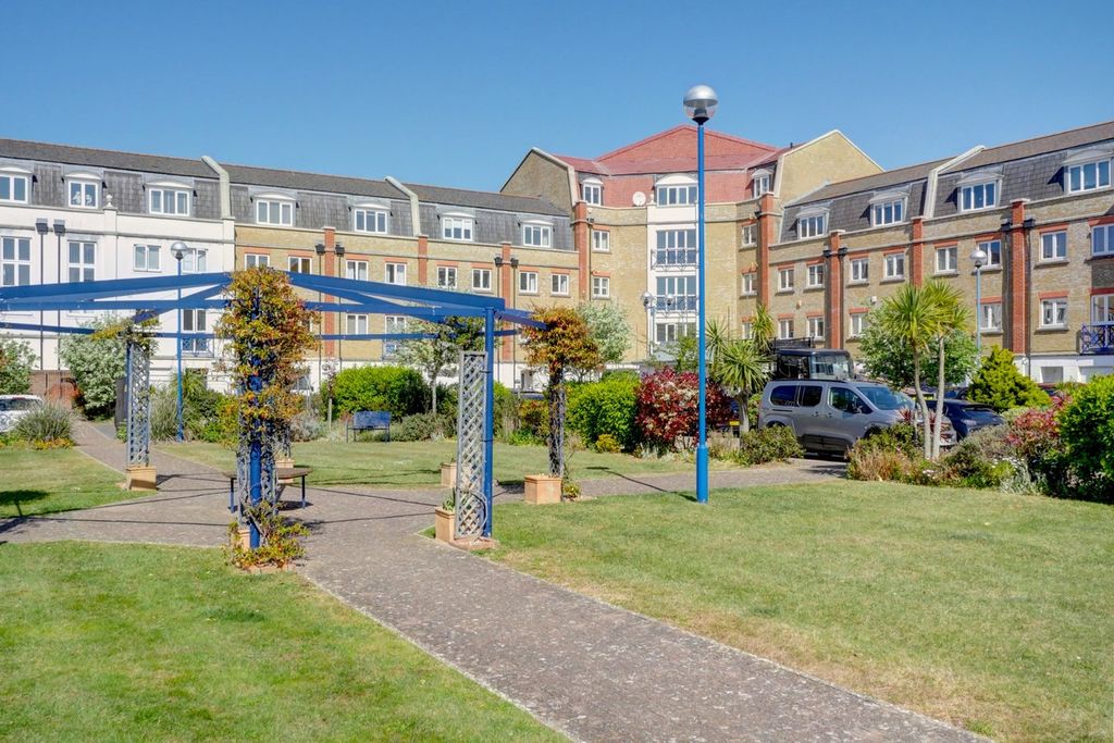 Property photo 1 of 46