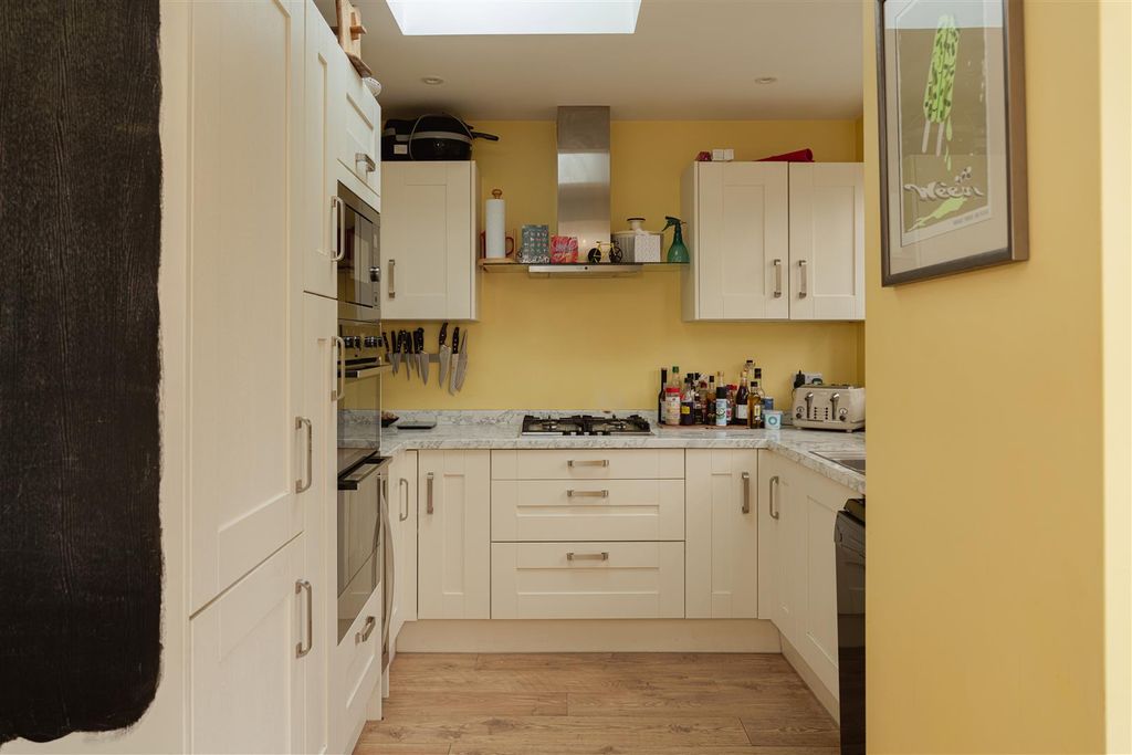 Additional image 10 of 3 bed semi-detached house for saleDene Street, Dorking RH4
