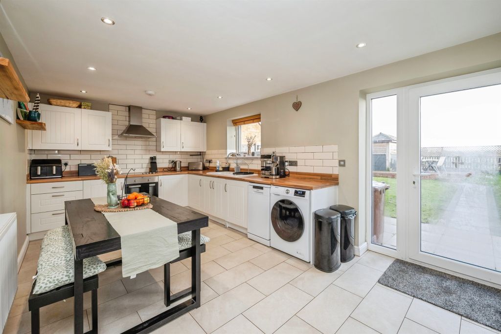 Property photo 2 of 23