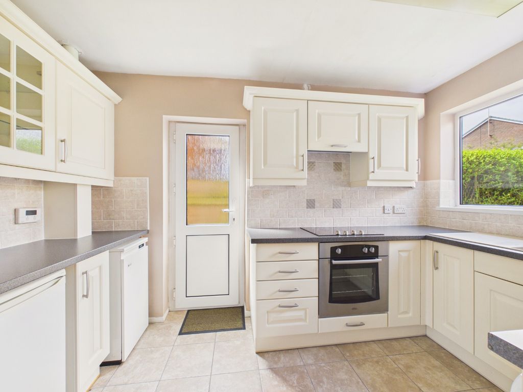 Property photo 3 of 19 3931838