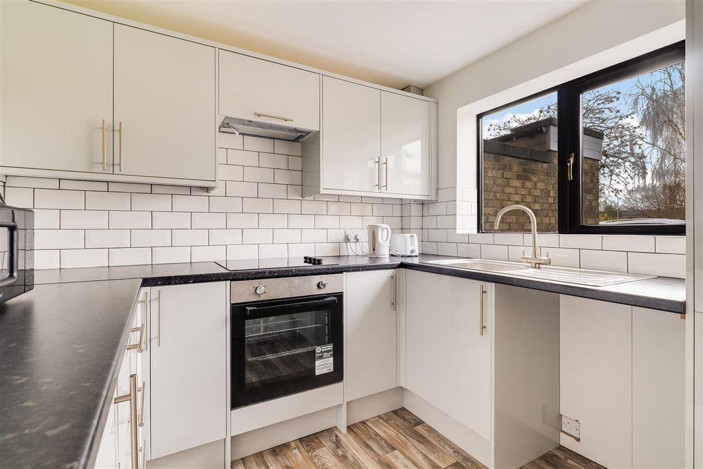 Property photo 2 of 20 Kitchen