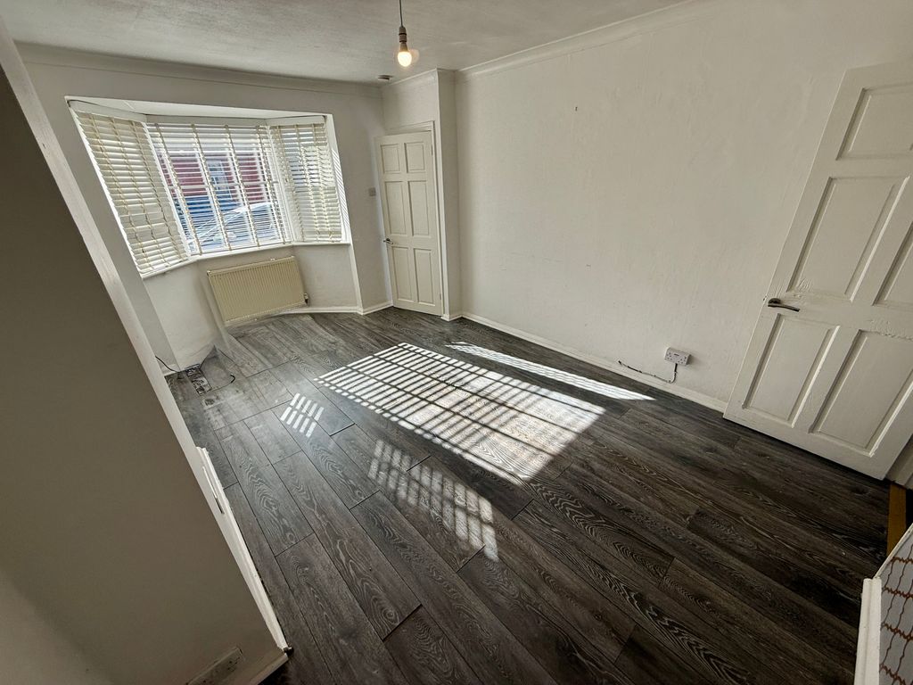 Property photo 3 of 14 Image