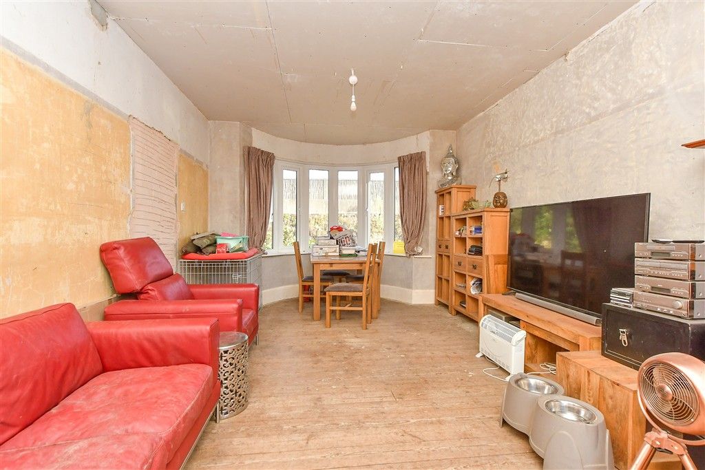 Property photo 1 of 9 Lounge/Diner