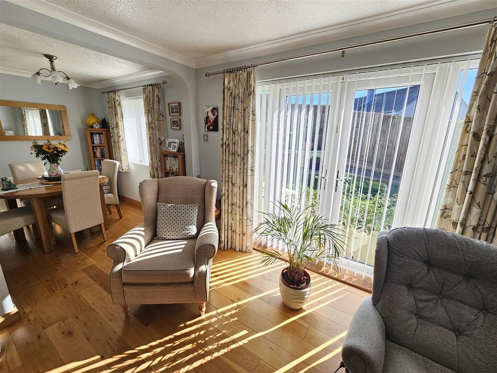 Property photo 3 of 19 Dining.Jpg
