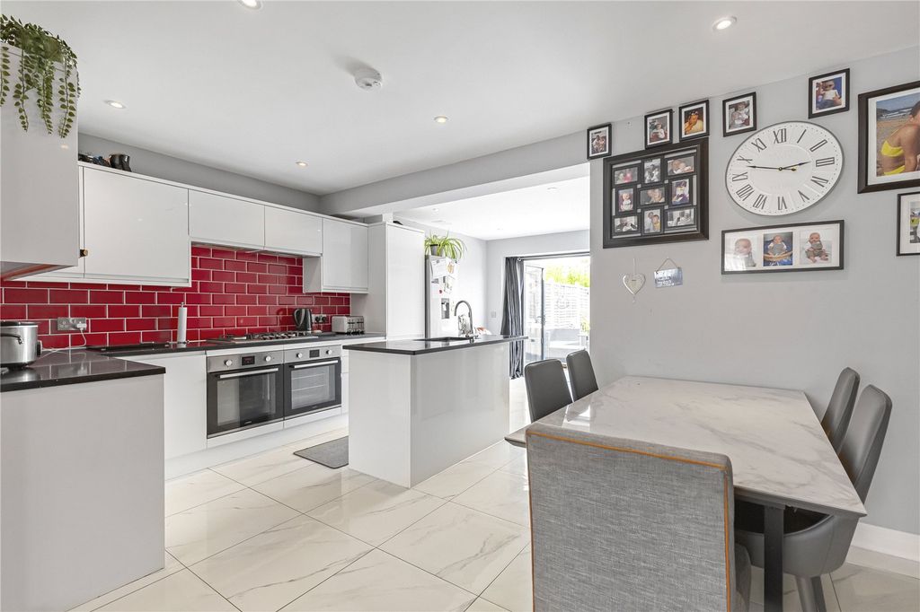 Property photo 3 of 10 Picture No. 03