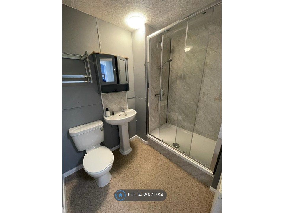 Property photo 3 of 3 Bedroom 1 Ensuite