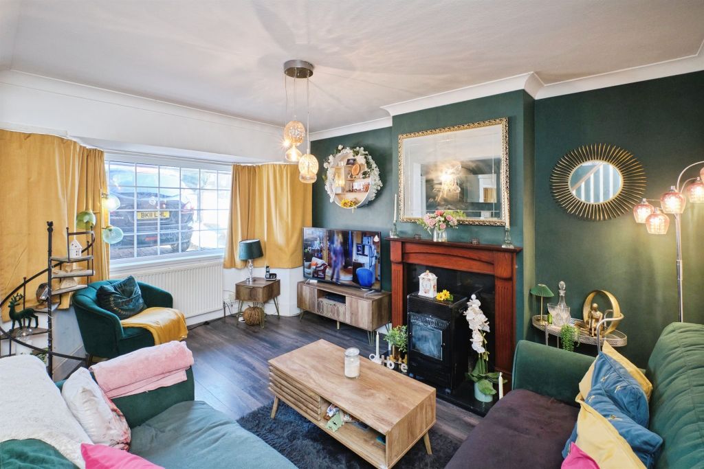 Property photo 2 of 20