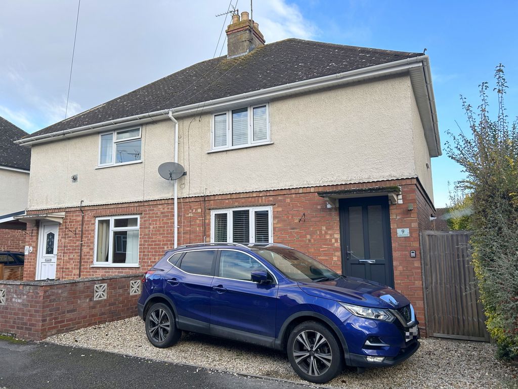 Property photo 1 of 20 3 Bedroom Semi Detached House For Sale
