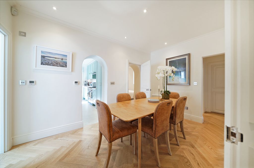 Property photo 3 of 12 Garden Flat,  - Cdxlu0Fdalvbtrxkoeyh.Jpg