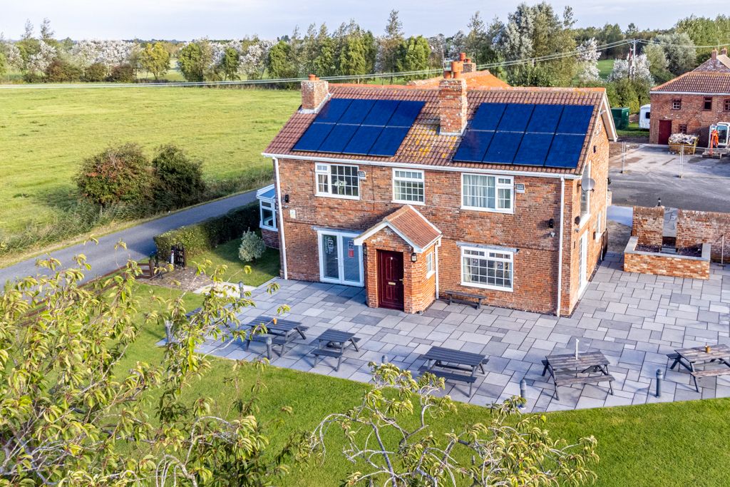 Property photo 2 of 25