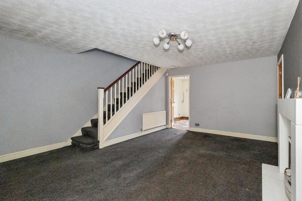 Property photo 3 of 19 Pbox-Img.Jpg