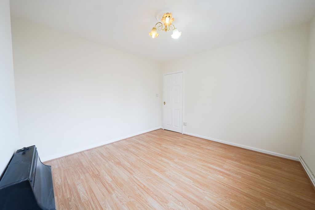 Property photo 3 of 16 Dsc01407