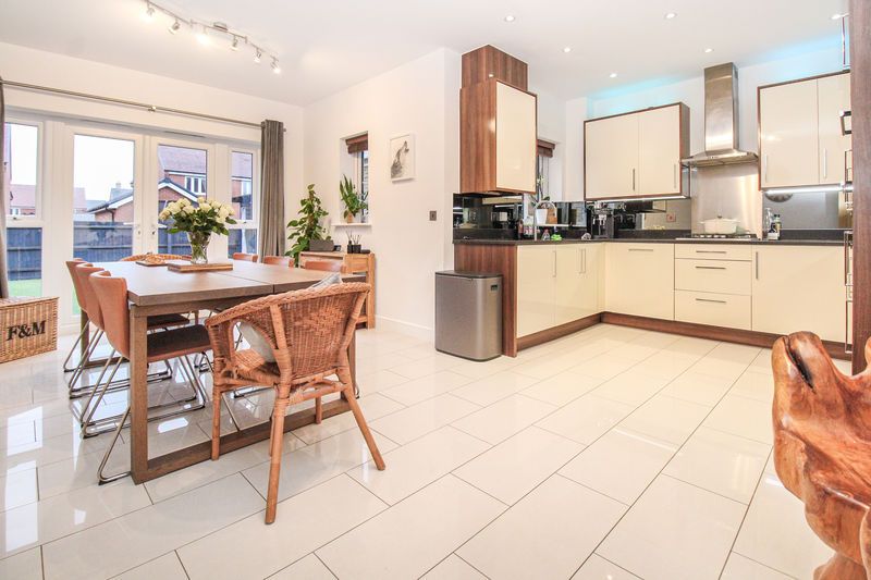 Property photo 2 of 26 Kitchen/Diner