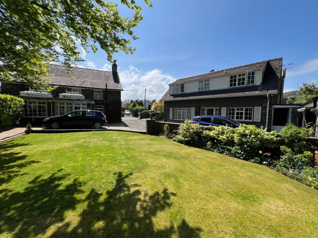 Property photo 3 of 63