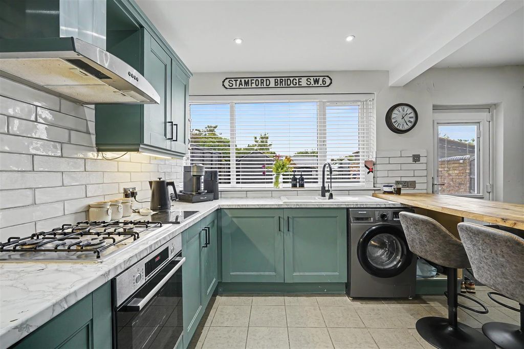 Property photo 2 of 16 Kitchen Diner 1_2.Jpeg