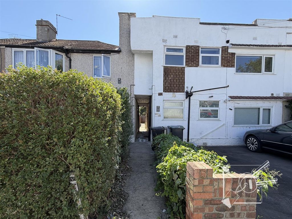 Property photo 1 of 11 External