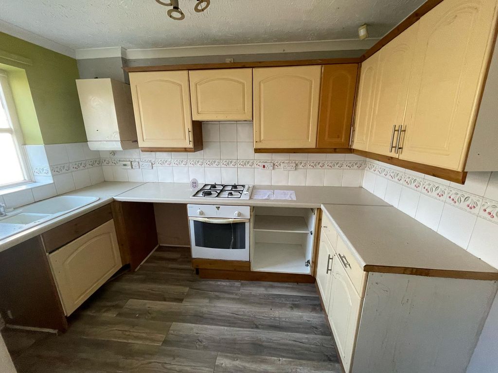 Property photo 2 of 5 Kitchen