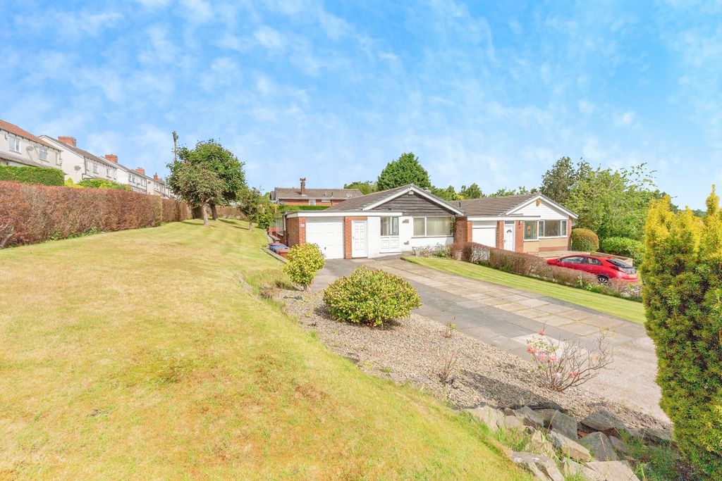 Property photo 2 of 17 Photo