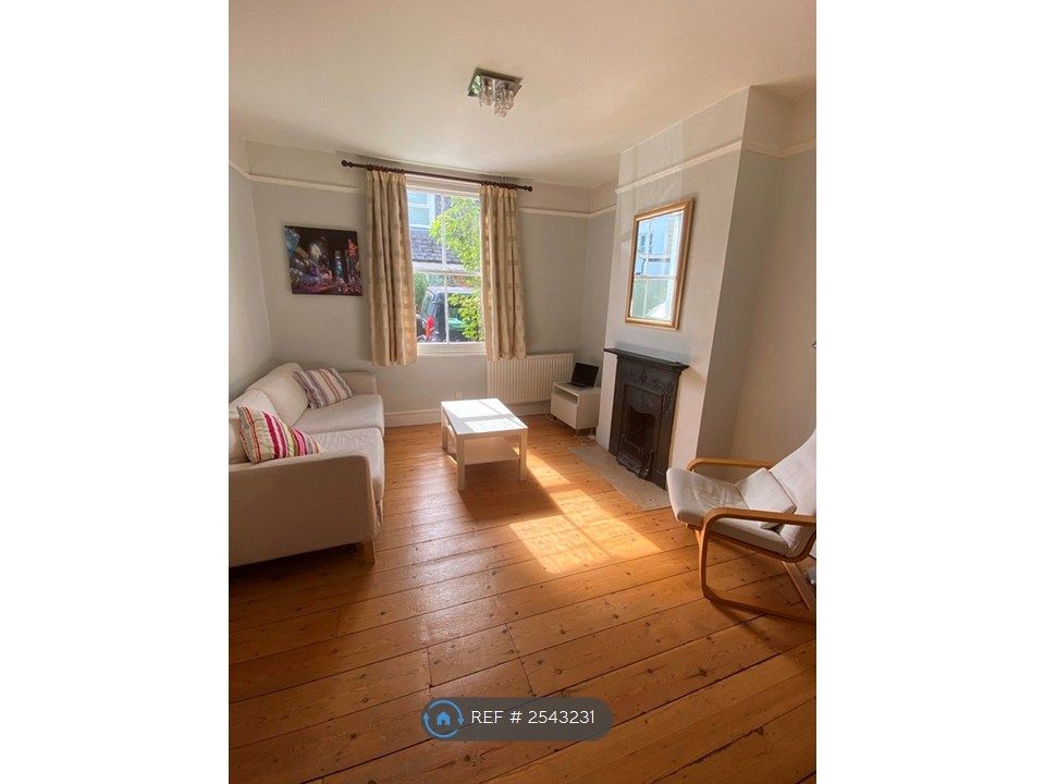 Property photo 2 of 11