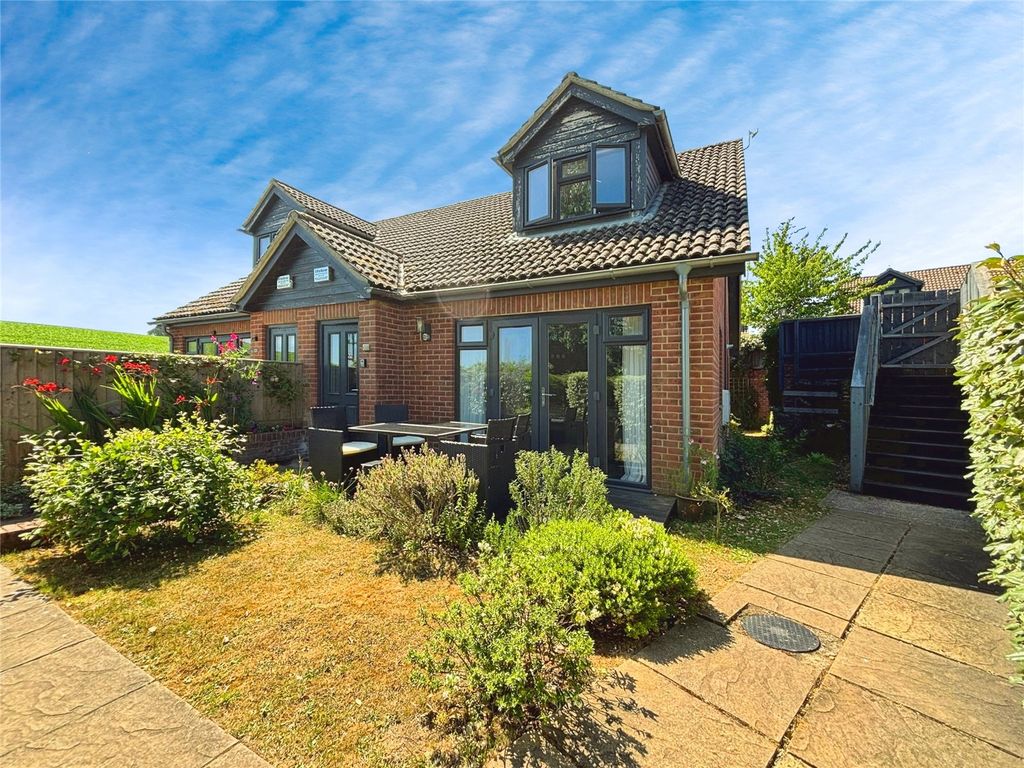 Property photo 1 of 14 Front