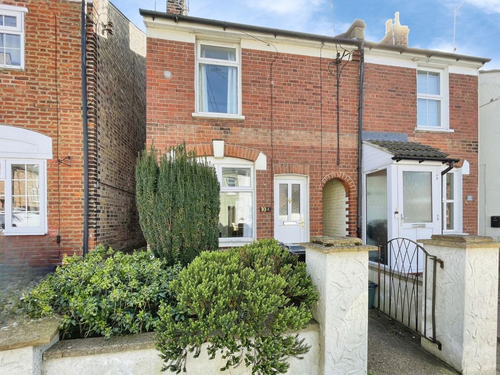 Property photo 1 of 17 North Road