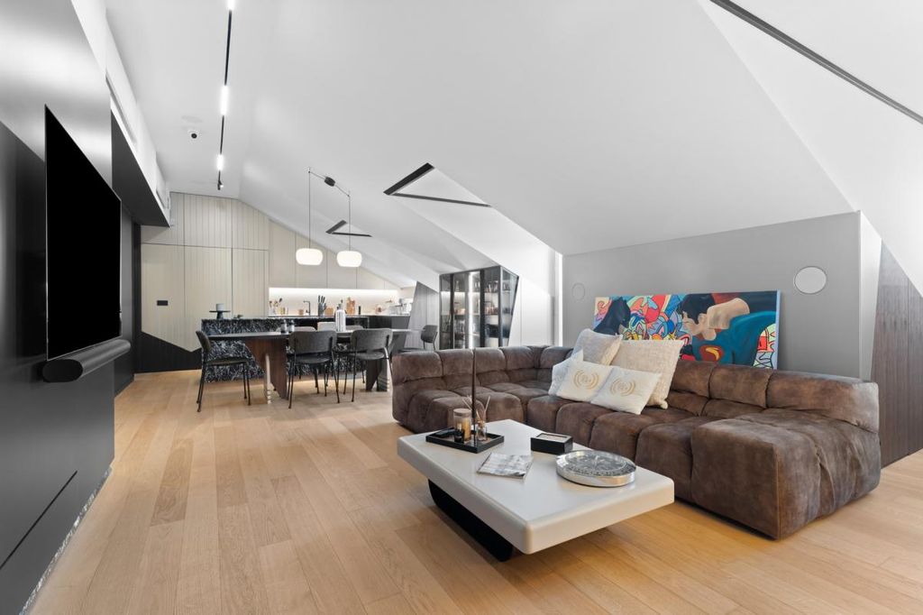 Property photo 1 of 40