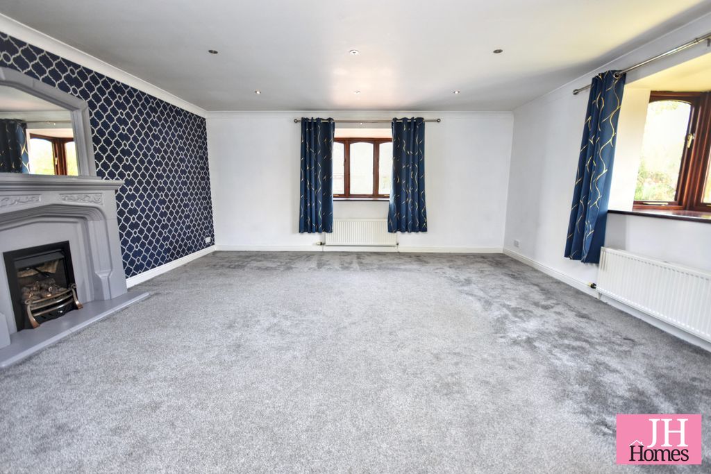Property photo 3 of 23
