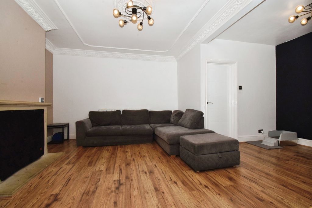 Property photo 2 of 23 Pbox-Img.Jpg