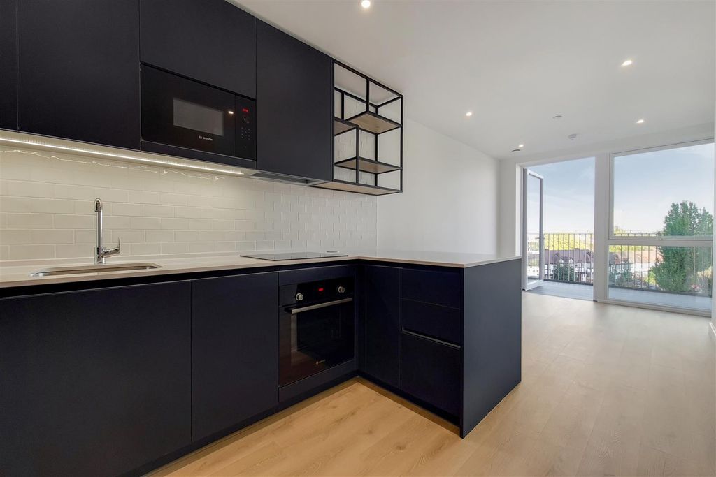 Property photo 1 of 8 2_Kitchen-Reception-1.Jpg