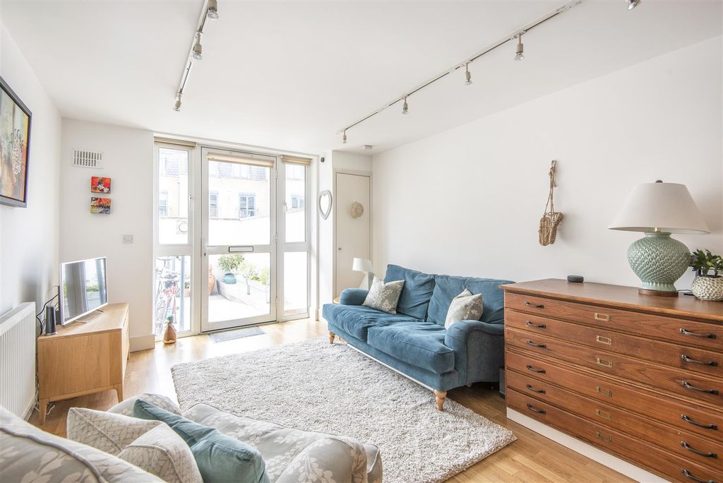 Property photo 2 of 12 624105 (2).Jpg