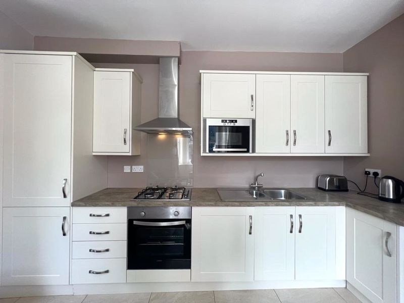 Property photo 3 of 8 Photo 9