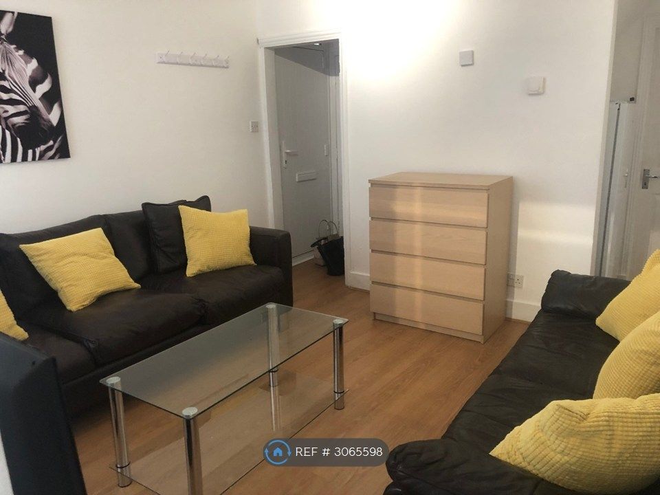 Property photo 1 of 12 Lounge