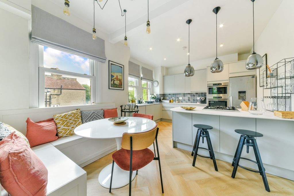 Property photo 1 of 12 Vivianne House, 2...