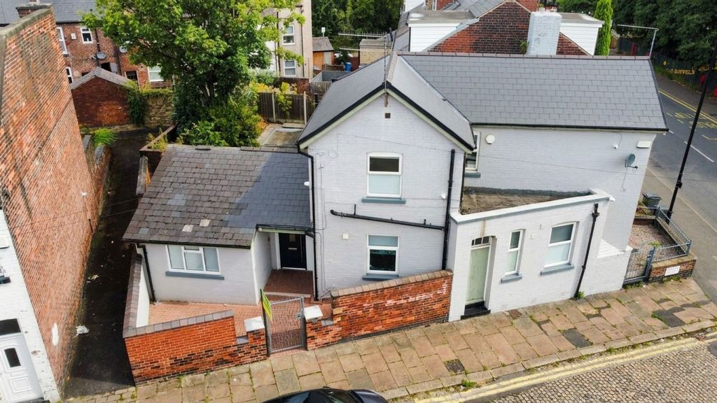 Property photo 1 of 21 Midland Street