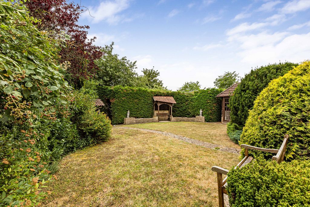 Property photo 3 of 32
